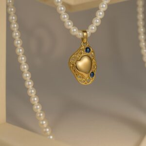 Elegant pearl pendant