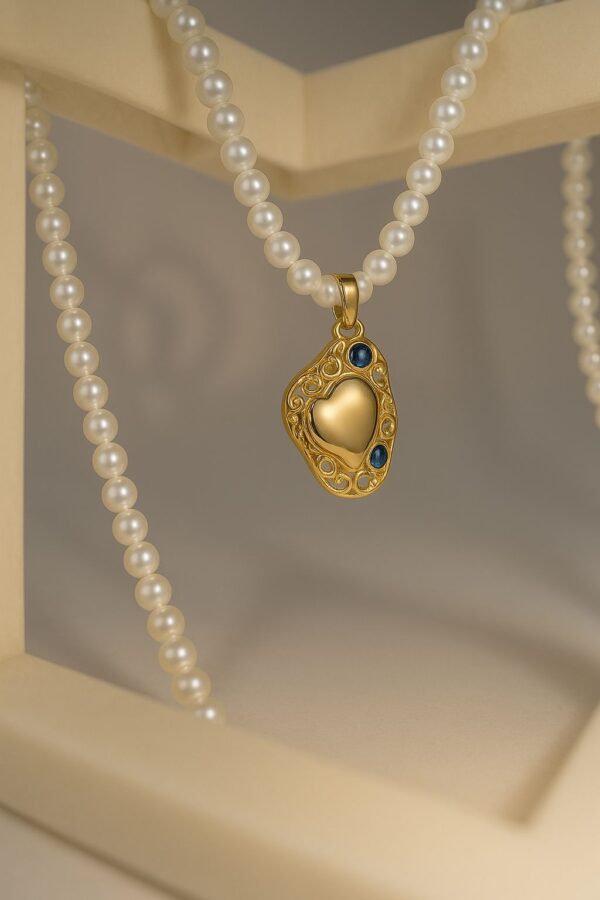 Elegant pearl pendant