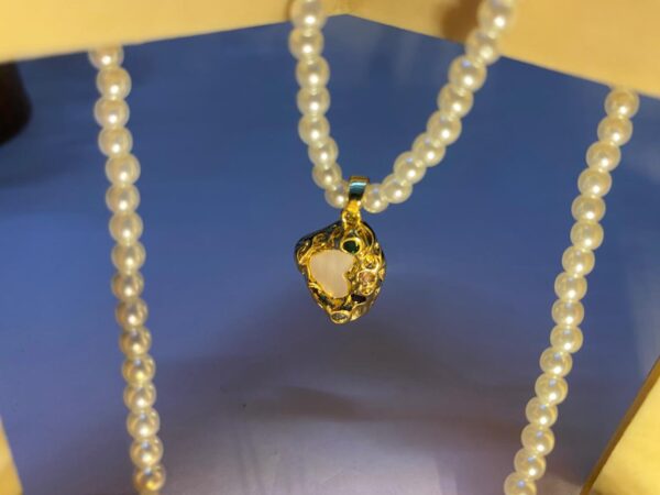 Elegant pearl pendant - Image 3