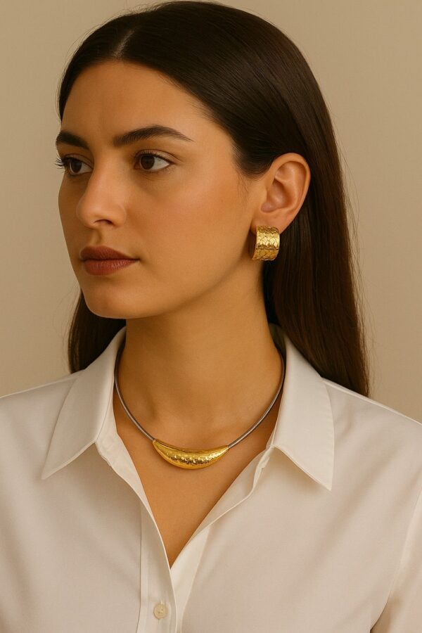 Golden Ember Textured Choker Set - Image 3
